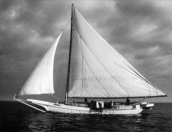 [black & white photograph of a skipjack]